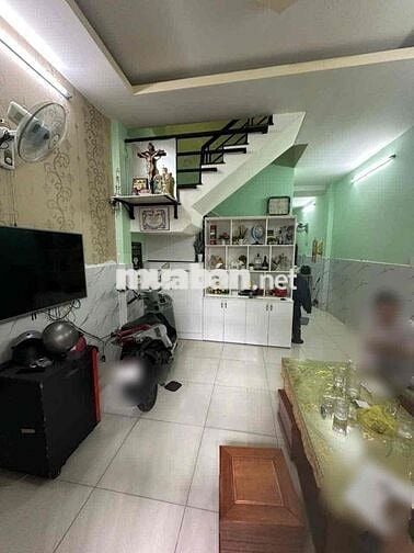 Nhà hẻm xe hơi trung tâm Q8 giá dưới 100tr/  m²