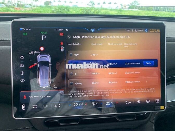 VinFast VF9 Plus màu trắng trần thép 7 chỗ 2024
