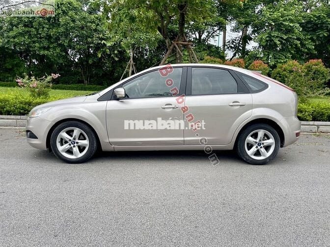 Ford Focus 1.8 AT 2011 - 300 Triệu