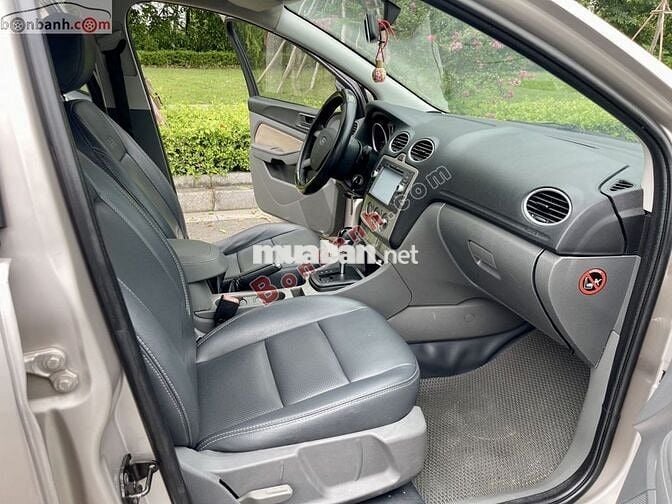 Ford Focus 1.8 AT 2011 - 300 Triệu