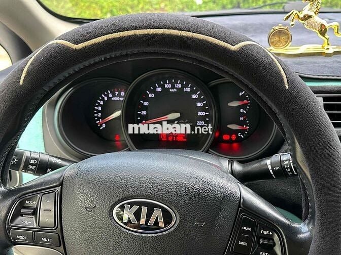 Kia Rio 2016 1.4 AT Sedan - 120000 km