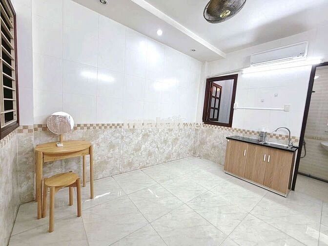 [Đúng giá - Đúng ảnh] - Ngay Võ Văn Kiệt Q5 - Phòng 2 cửa sổ thoáng