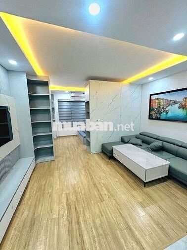Phố Đội Nhân, diện tích 40m, 10 tầng thang máy, giá 24,5 tỷ