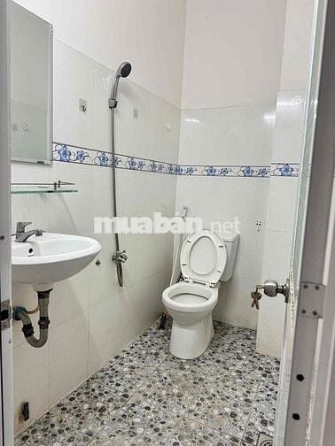 Nhà Nguyên Căn 4 Phòng Ngủ, hẻm xe hơi, đg Lê Văn Lương