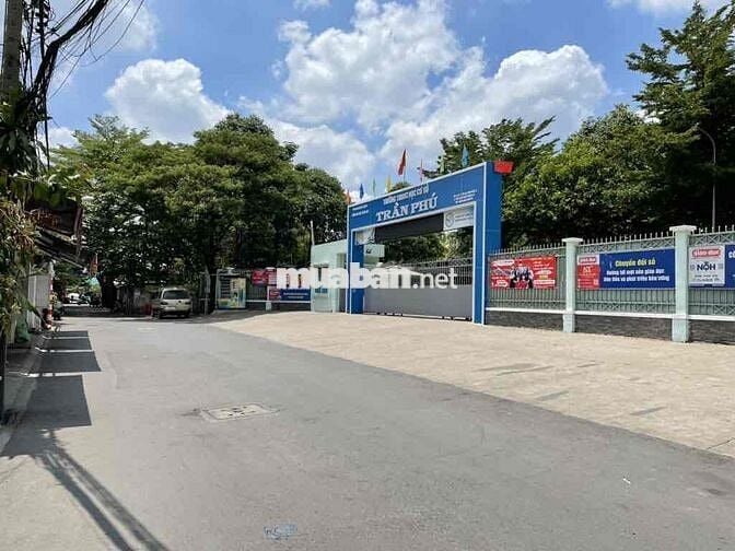 3,95 TỶ NHÀ 2 LẦU HXH TÂN THỚI NHẤT 8 CẠNH TRƯỜNG THCS TRẦN PHÚ MT ĐẸP