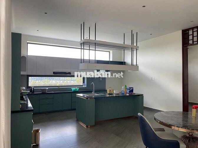 BIỆT THỰ TRUNG TÂM BẢO LỘC 735M2 SẴN 200THỔ CƯ NGAY BỜ HỒ CHỈ 12.5TỈ