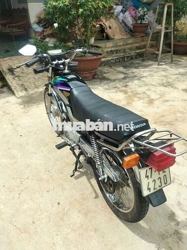 Win 100c màu đen