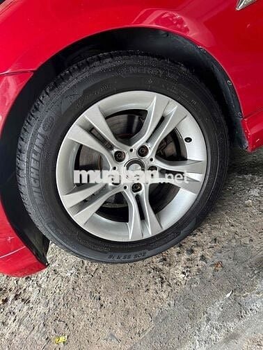 BMW 3 Series 2011 320i cần bán !