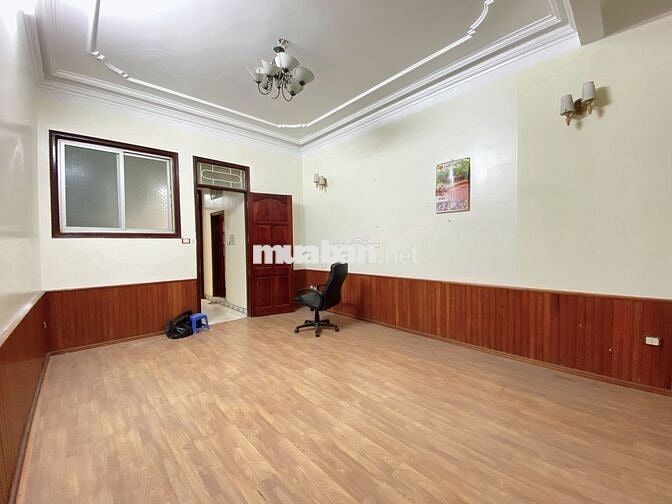 CHO THUÊ NHÀ NGUYÊN CĂN LÀM VP 3 BƯỚC RA HỒ HOÀNG CẦU 45M2 5T 25TR