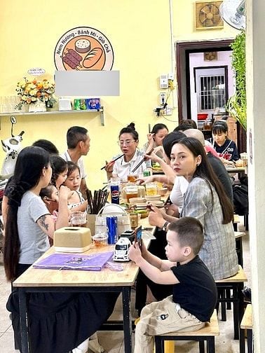 Sang quán ăn Mặt tiền lớn,90m2 NQB, p13,Tân Bình, 9 triệu, đông dân