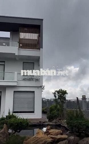 BIỆT THỰ TRUNG TÂM BẢO LỘC 735M2 SẴN 200THỔ CƯ NGAY BỜ HỒ CHỈ 12.5TỈ