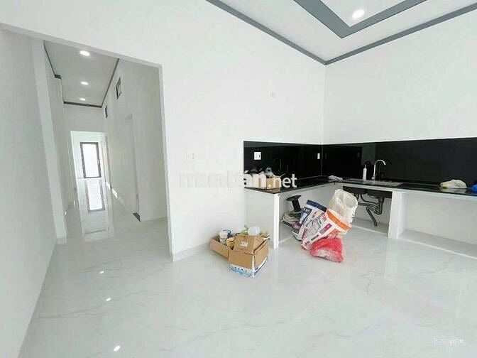 CẦN BÁN GẤP TRONG THÁNG NHÀ CẤP 4 GẦN TRẠM THU PHÍ BỬU LONG