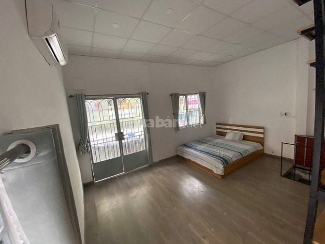 10tr CC cho thuê NNC 5x5m ngay cầu vượt 3/2 số 486/1 đường 3/2 HXH