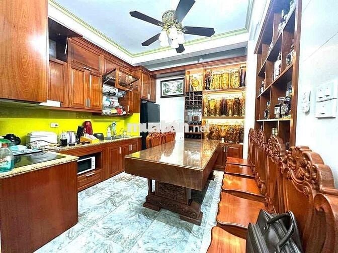 Nhà Hoàng Văn Thái Thanh Xuân S45 5T Giá 18.8 Tỷ