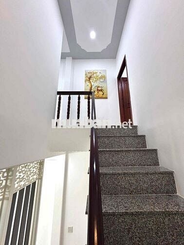 NHÀ LẦU ĐẸP ĐẦY ĐỦ NỘI THẤT - KHU KẾ ĐẠI HỌC Y DƯỢC CẦN THƠ
