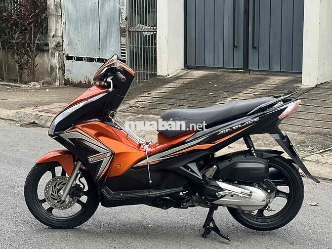 🌈 Xe honda Airblade 2014 màu cam đen mới 90 %