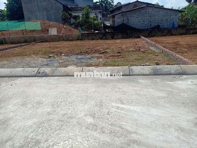 CC BÁN 2LÔ ĐẤT VIEW HỒ TOÀN PHẦN TẠI THÔN HÒA TRÚC XÃ PHÚ CÁT HÀ NỘI