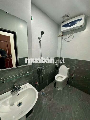 Cho thuê CCMN 30m2 Full đồ, phòng rộng ban công thoáng tại Quan Nhân