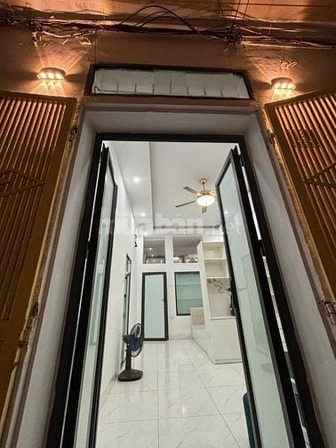 Bán nhà khu phố Lò Đúc, quận Hai Bà Trưng. Tầng 1, diện tích 20/34m2