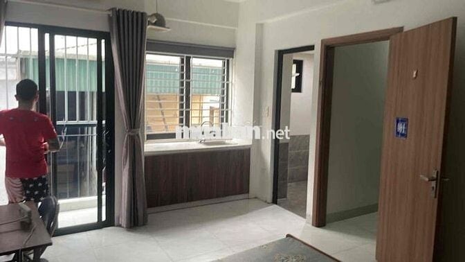 Phòng trọ vskk Xuân La - 3,8tr - Thang máy - Ban công - Thoáng sạch