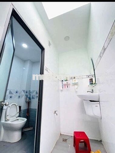 NHÀ - ĐÔNG HƯNG THUẬN 5 ,QUẬN 12 ,VỊ TRÍ ĐẸP - ĐƯỜNG 5M THÔNG XE HƠI