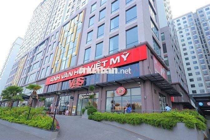 Cho thuê green river 3 phòng ngủ-2wc có 1 máy lạnh, máy nóng, sofa....