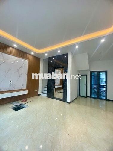 Nhà view hồ mặt tiền 5.5m, sân trước nhà như sân hội trường,40m,4 tầng