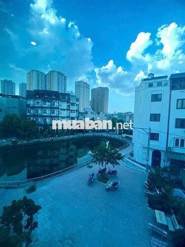 Nhà view hồ mặt tiền 5.5m, sân trước nhà như sân hội trường,40m,4 tầng