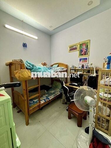 Bán nhà 2 tầng, đường 48, gần GigaMall Phạm Văn Đồng, HBC 4PN, 5,5 tỷ