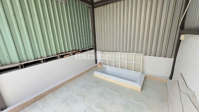 Cho thuê nhà hẻm 2m(XM) Cách Mạng Tháng 8, P.4, Q.3 giá 7tr