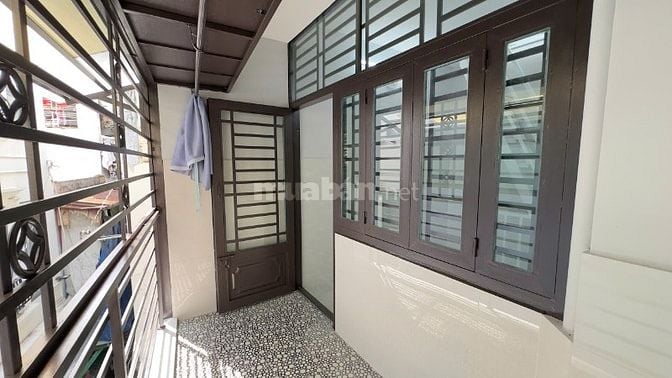 Cho thuê nhà hẻm 2m(XM) Cách Mạng Tháng 8, P.4, Q.3 giá 7tr