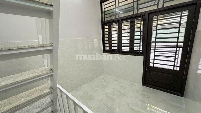 Cho thuê nhà hẻm 2m(XM) Cách Mạng Tháng 8, P.4, Q.3 giá 7tr
