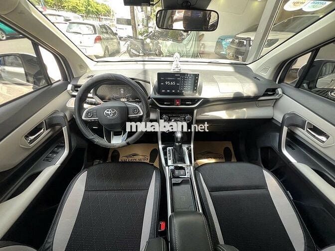 Toyota Veloz Cross Top 2023 - 12031Km
