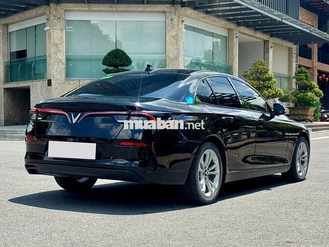 VinFast Lux A2.0 2021 2.0 AT - 27000 km
