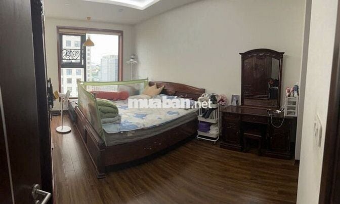 CĂN HỘ 3PN2VS - 90M2, TẦNG TRUNG, HƯỚNG NAM MÁT, VIEW QUẢNG TRƯỜNG ĐẸP