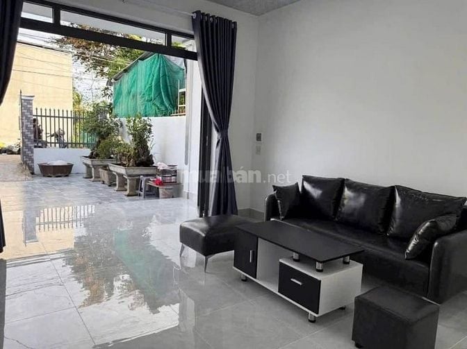 Bán nhà rộng thiết kế hiện đại có 3 phòng ngủ- ở Phước Thạnh, Củ Chi. 