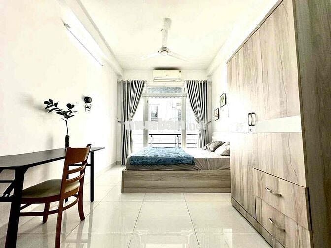 CĂN HỘ Q5_RỘNG RÃI_THOÁNG MÁT_SẠCH SẼ_BAN CÔNG_HẺM LỚN_CỬA SỔ LỚN