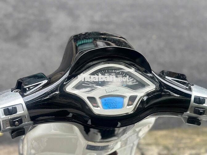 Xe Vespa đèn vuông đời 2014 bstp chính chủ