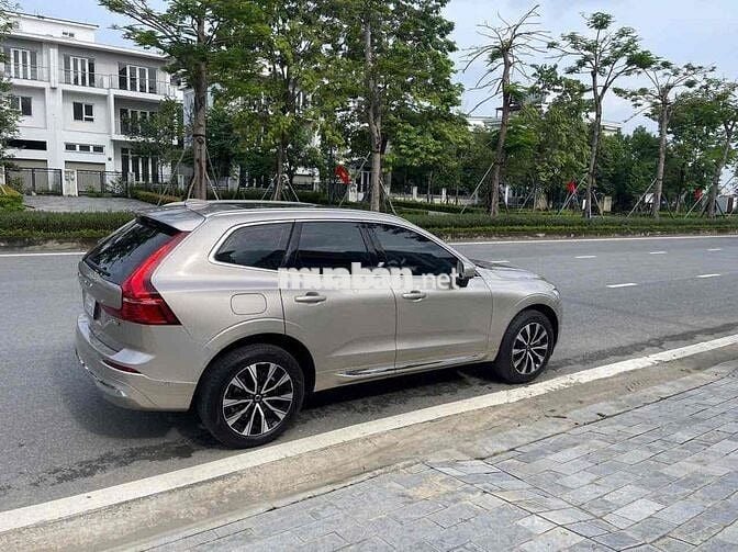 Volvo XC60 2023 Ultimate Bright B6 AWD - 10000 km