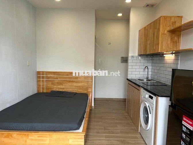 Trống *** căn Studio ban công máy giặt riêng cách RMIT 5 phút