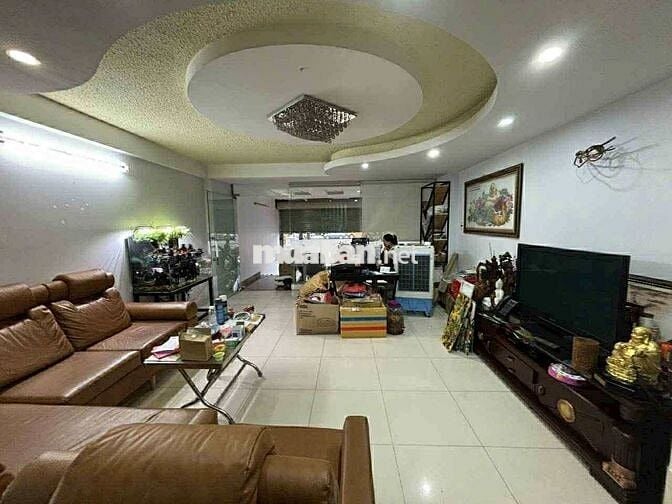 Nhà mặt tiền 100m2, 3 tầng, đường Điện Biên Phủ
