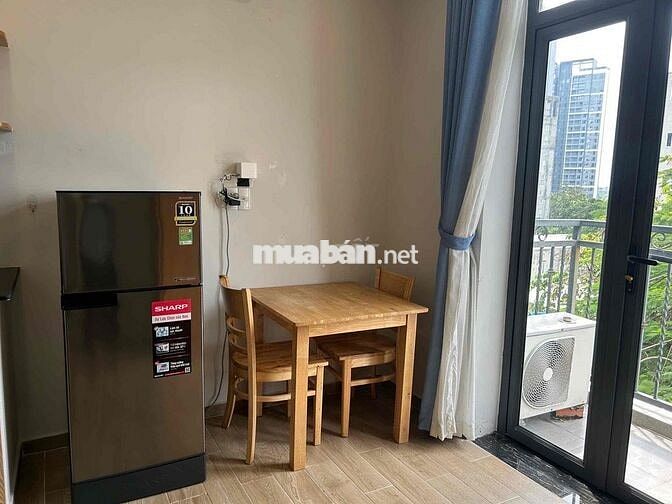 Trống *** căn Studio ban công máy giặt riêng cách RMIT 5 phút