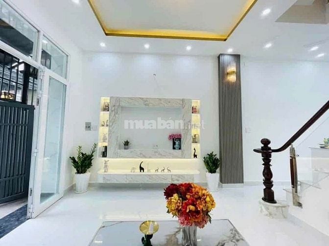 bán ngộp nhà gò vấp 60m2 hẻm oto6m có shr giá 3ty6 còn tl gọi gấp 