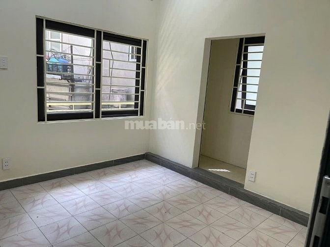 Cho thuê nhà ngõ 2 Lương Yên, gần cây xăng Lương Yên