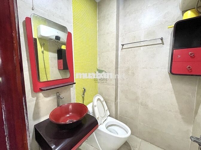 CHO THUÊ NHÀ 3 TẦNG MẶT TIỀN GẦN CHỢ ĐẦM – 15 TRIỆU/THÁNG