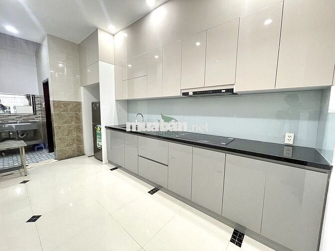 CHO THUÊ NHÀ 3 TẦNG MẶT TIỀN GẦN CHỢ ĐẦM – 15 TRIỆU/THÁNG