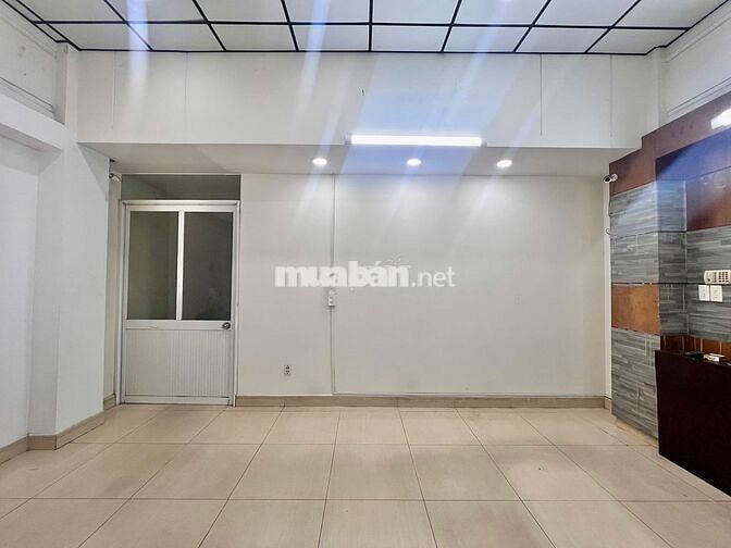 MẶT BẰNG KINH DOANH ĐƯỜNG LỚN, CÓ TOLET RIÊNG, LÝ PHỤC MAN QUẬN 7