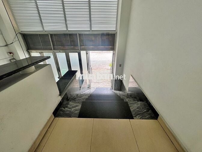 MẶT BẰNG KINH DOANH ĐƯỜNG LỚN, CÓ TOLET RIÊNG, LÝ PHỤC MAN QUẬN 7