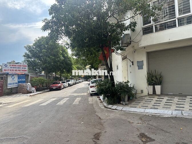 Nhà 5 tầng đường Đông Thắng, xe tăng tránh trước nhà, ở và kinh doanh