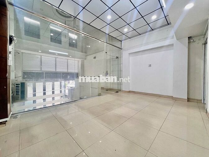 MẶT BẰNG KINH DOANH ĐƯỜNG LỚN, CÓ TOLET RIÊNG, LÝ PHỤC MAN QUẬN 7